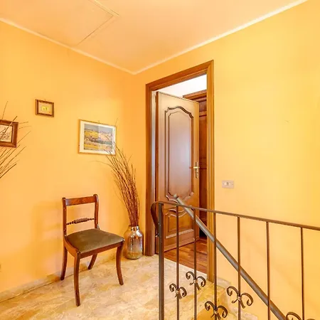 Apartment Colle Degli Ometti Vintage Chic Flat Genoa